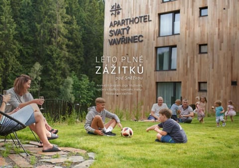 Property building, Spring, Day, People, Natural landscape, Garden, Text overlay, Garden view, group of guests