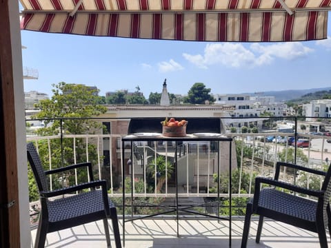 Property building, Day, View (from property/room), Balcony/Terrace, City view