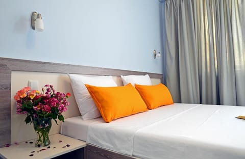 Shower, Toilet, Bathroom, TV and multimedia, Balcony/Terrace, Bedroom