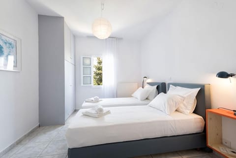 Menta II in Naousa with free parking Paros House in Naousa