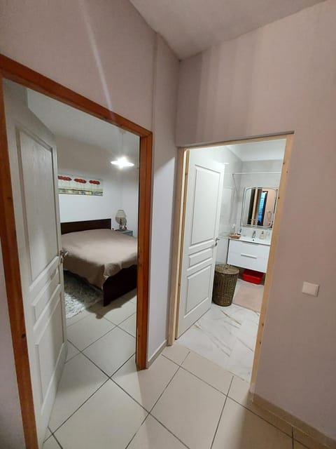 Hermes Gerakas-Athens Apartment in Chalandri