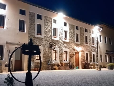 Property building, Restaurant/places to eat, Breakfast