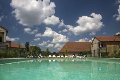 Facade/entrance, Swimming pool, Swimming pool