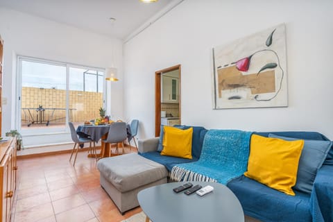 Property building, Spring, People, Summer, TV and multimedia, View (from property/room), Balcony/Terrace, Living room, Decorative detail, Decorative detail, Dining area, On site, Guests, children, older children, Family