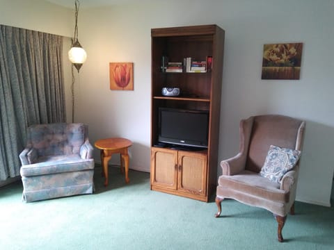 Rosedale Manor Apartment hotel in Duncan