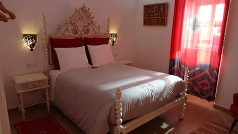 Bed, Decorative detail