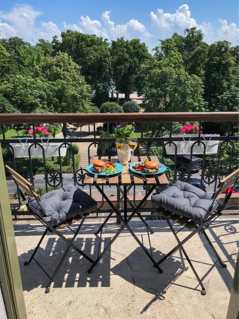 Balcony/Terrace, Lake view, Landmark view