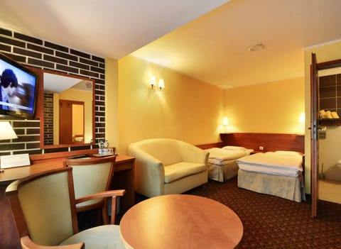 Bathroom, TV and multimedia, Seating area, Bedroom, Area and facilities