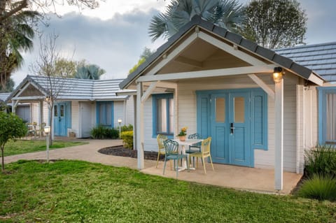 Property building, Garden, Garden view