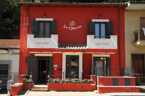 Facade/entrance, Decorative detail