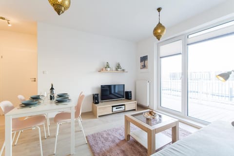 Communal lounge/ TV room, Living room, Photo of the whole room, Dining area, Evening entertainment