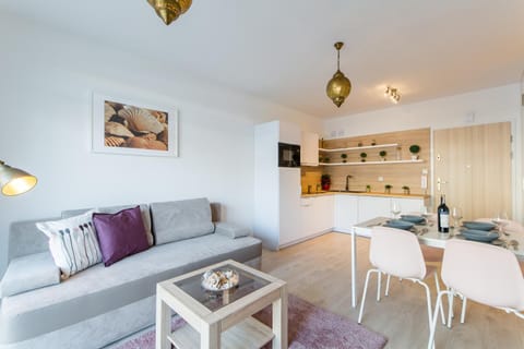 Coffee/tea facilities, Kitchen or kitchenette, Living room, Photo of the whole room