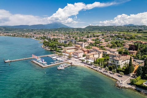 Villa Cisano Residenza d'Epoca Apartment in Bardolino