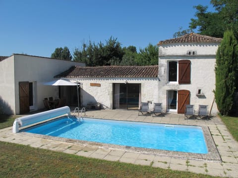 Patio, Facade/entrance, Swimming pool, Swimming pool