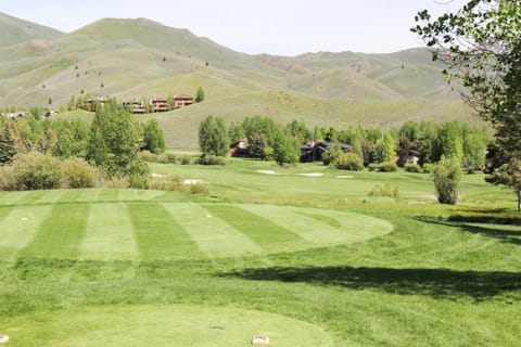 Elkhorn Escape House in Elkhorn Village