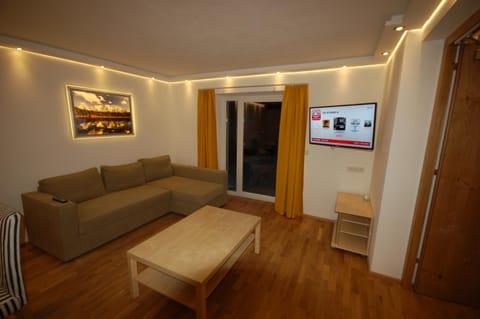 Alpenmond Appartment Halbmond Apartment in Tyrol