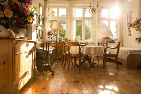 Living room, Seating area, Dining area, Quiet street view