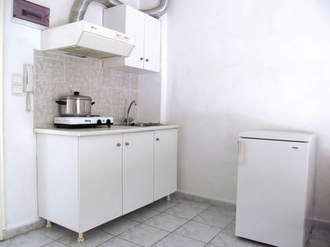 Coffee/tea facilities, Kitchen or kitchenette, Dining area, Bedroom