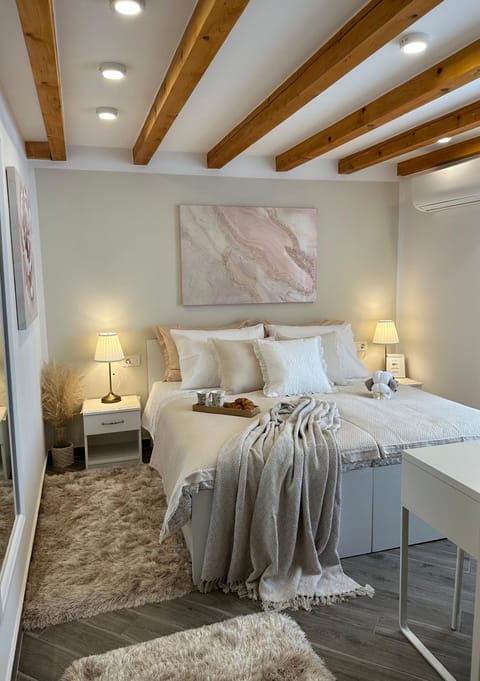 Decorative detail, Bedroom