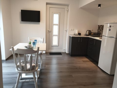 Food and drinks, Dining area