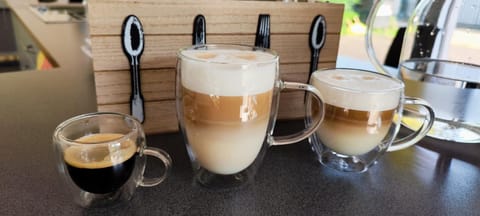 Restaurant/places to eat, Coffee/tea facilities, Breakfast, Buffet breakfast