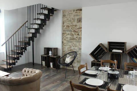 Living room, Dining area
