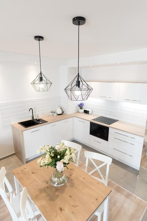 Coffee/tea facilities, Kitchen or kitchenette, Dining area, dishwasher, minibar