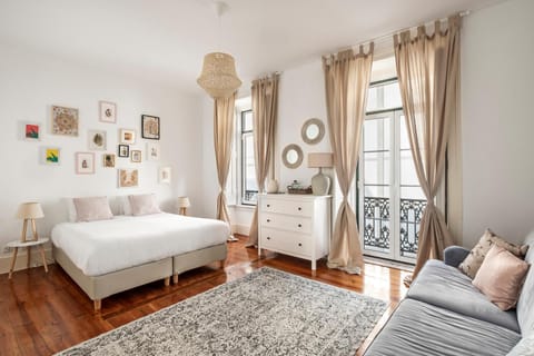 Bed, Decorative detail, Bedroom