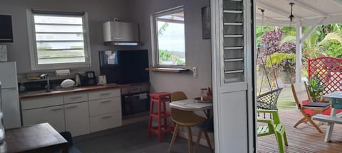Patio, Garden, Coffee/tea facilities, View (from property/room), Balcony/Terrace, Kitchen or kitchenette, Living room, Seating area, Dining area, Garden view, minibar, oven, pet friendly, stove
