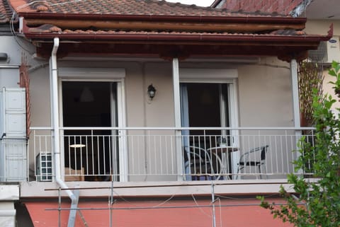 Facade/entrance, Balcony/Terrace