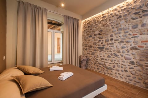 Bed, Other, Photo of the whole room, Bedroom