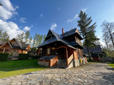 Property building, Day