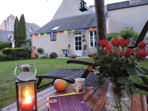 Facade/entrance, Garden