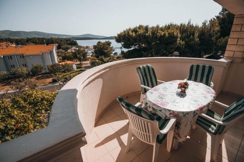Natural landscape, Balcony/Terrace, Garden view, Sea view, Drinks