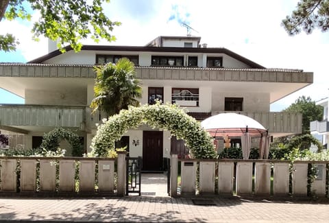 Green Holiday Villa Apartment in Bibione