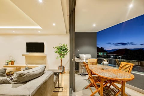 Patio, TV and multimedia, Balcony/Terrace, Living room, Evening entertainment