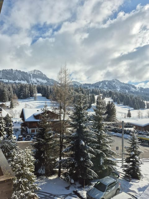Nearby landmark, Natural landscape, Mountain view