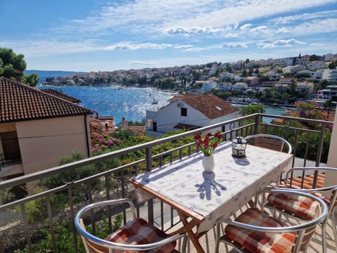 Apartmani Anna Apartment in Okrug Gornji