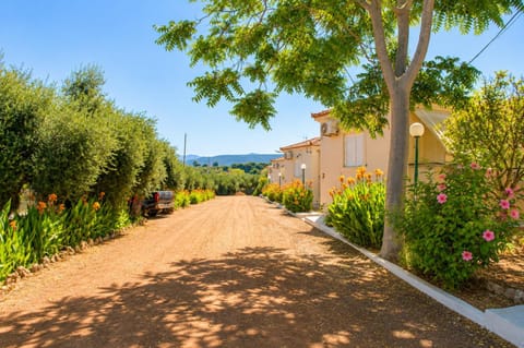 Property building, Spring, Day, Natural landscape, Garden, Garden view
