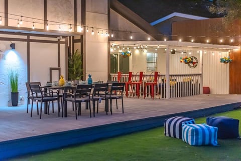 Pool, Gameroom & MiniGolf Enchanting Texas Home House in San Antonio