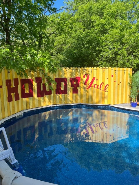 Pool, Gameroom & MiniGolf Enchanting Texas Home House in San Antonio