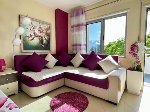 Living room, Photo of the whole room, Bedroom