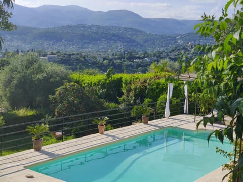 Les collines de St Paul Bed and Breakfast in Saint Paul de Vence