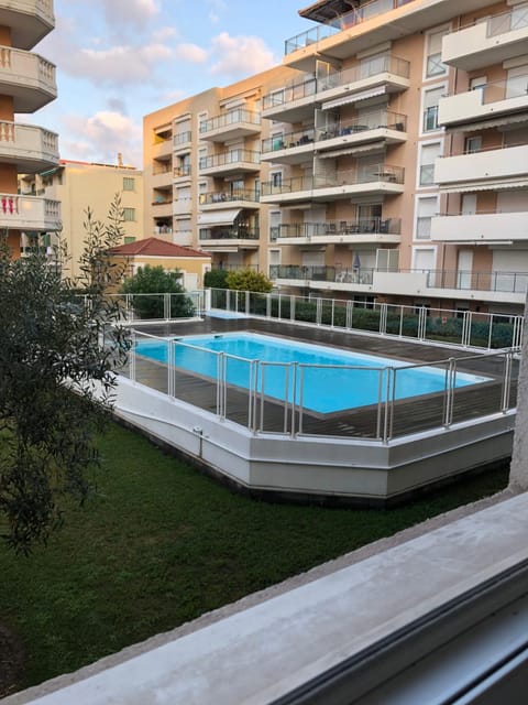Garden, Swimming pool