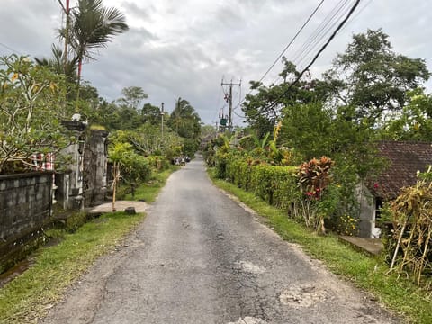 Day, Neighbourhood