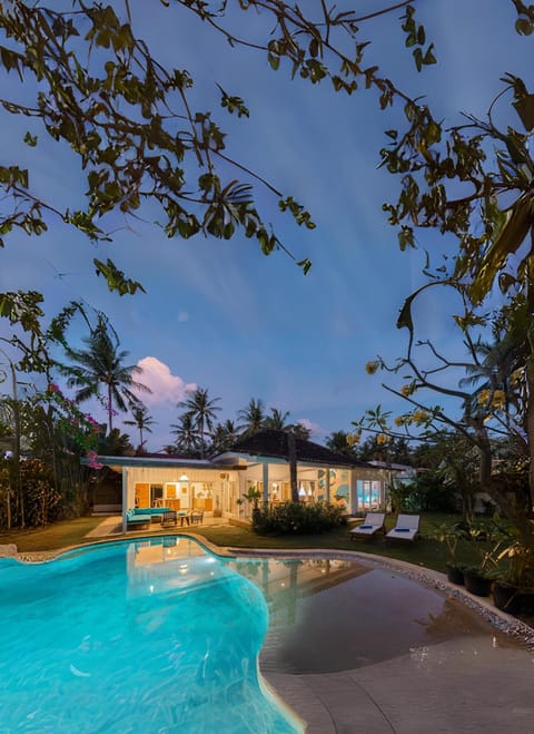Property building, Night, Garden, Garden view, Pool view, Swimming pool