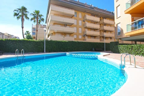 Swimming pool, Swimming pool