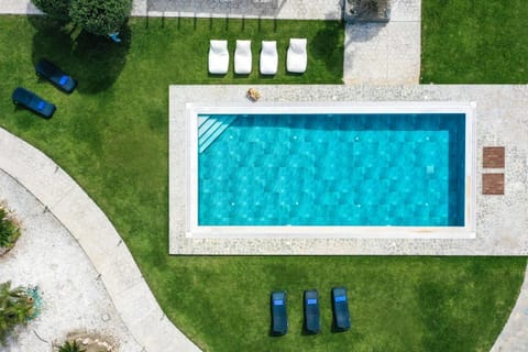 Swimming pool, sunbed