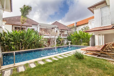 Patio, Garden, Swimming pool