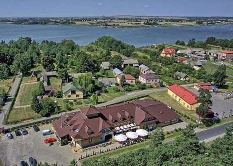 Neighbourhood, Lake view
